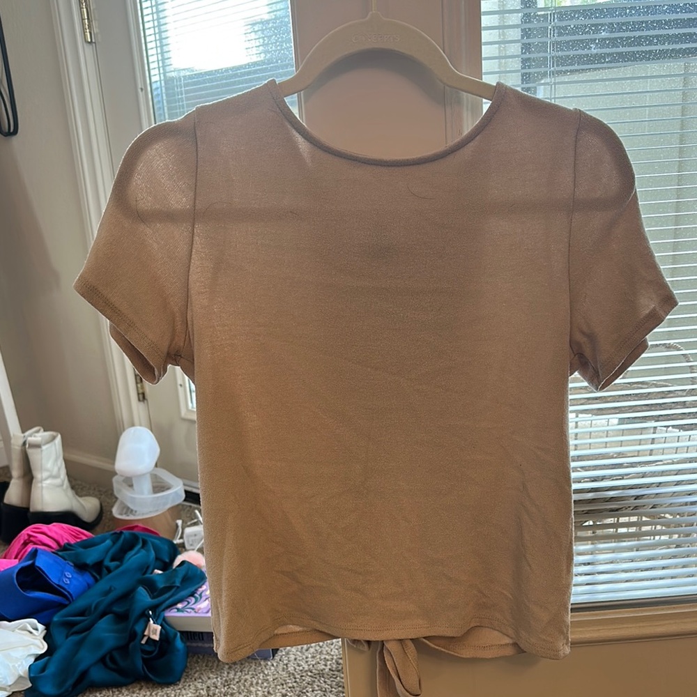 Alya Cream Crop T-Shirt with Short Sleeves